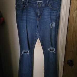 Levi's Distressed Dark Blue Skinny Jeans